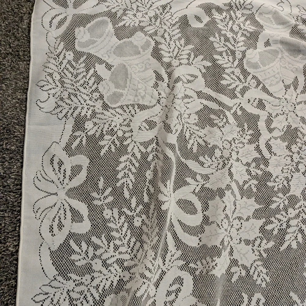 Vintage Cream Lace Rectangle Seasons Greetings Christmas Tablecloth Bells